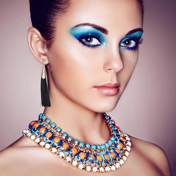 3/$30🖤 New! Black & Gold Tassel Drop Earrings - Picture 2 of 7